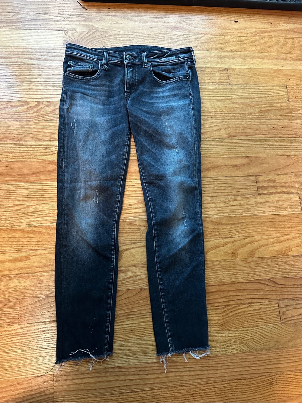 Women’s Dark Wash Skinny Jeans - Black